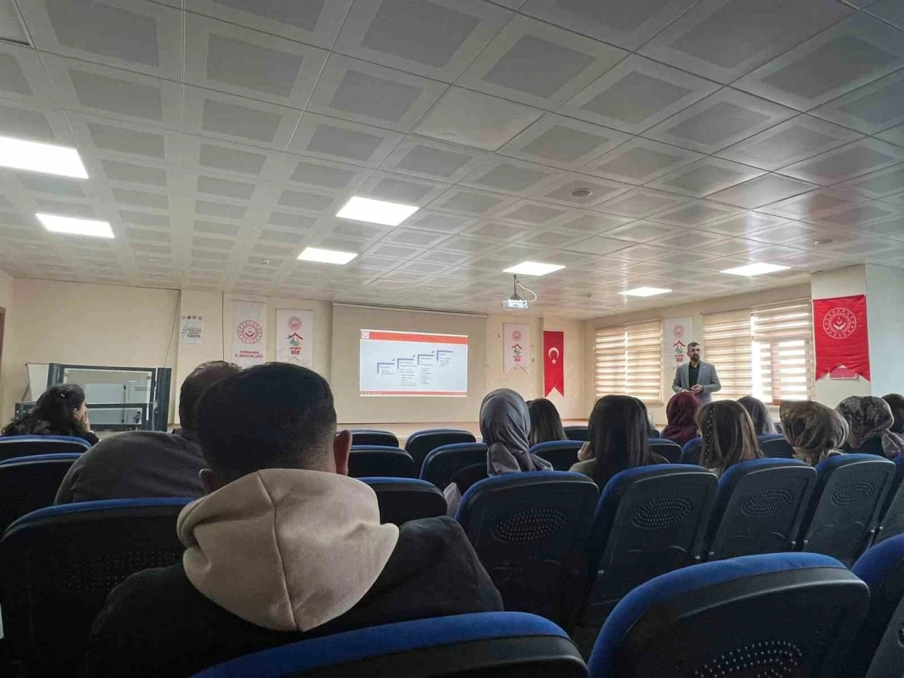Ardahan’da &quot;Koruyucu Aile Olmak&quot; konulu seminer düzenlendi
