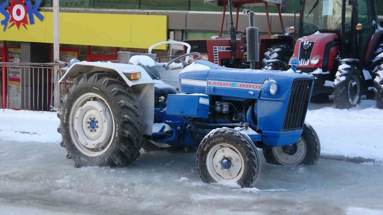 Ardahan dondu; G&ouml;le eksi 39,7&rsquo;yi g&ouml;rd&uuml;
