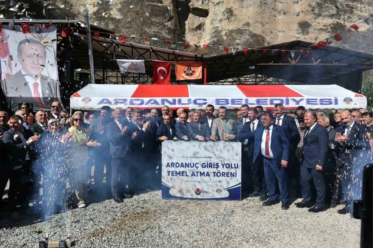 Ardanu&ccedil; il&ccedil;esine 200 milyon liralık giriş yolu projesi
