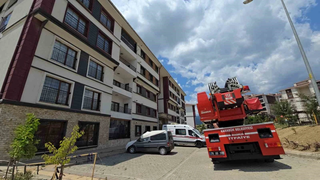 Arkadaşına intihar edeceğini söyledi, polis ve itfaiye balkondan girerek kurtardı
