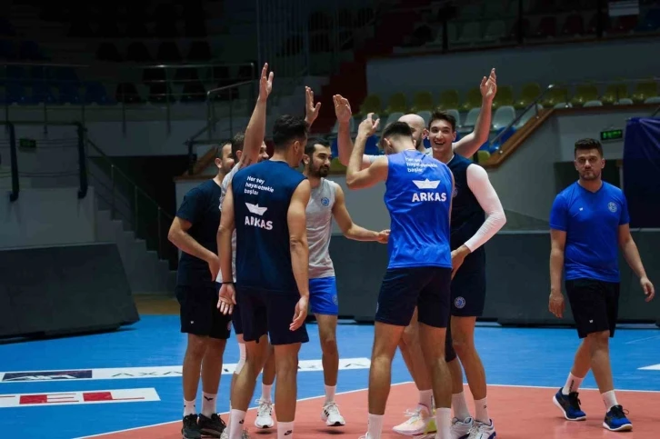 Arkas Spor, sezonu Galatasaray ma&ccedil;ıyla a&ccedil;ıyor
