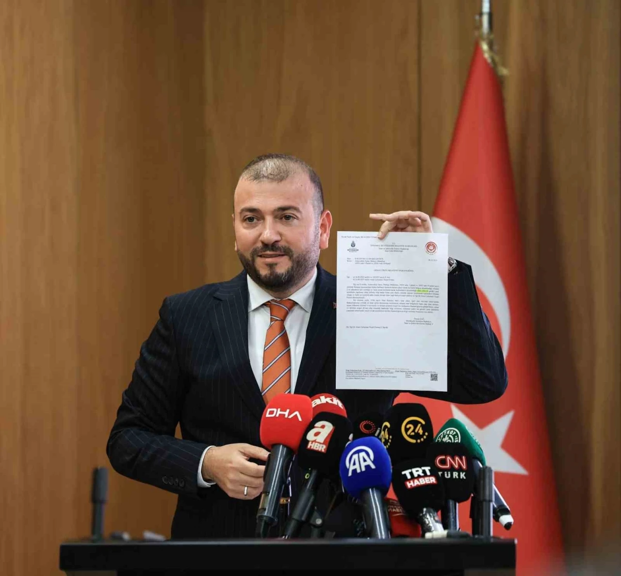 Arnavutköy Belediye Başkanı Candaroğlu’ndan Özgür Özel’in iddialarına yanıt
