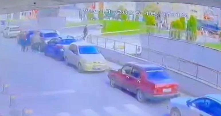 Arnavutköy’de 13 yaşındaki çocuk, parkta bıçaklandı
