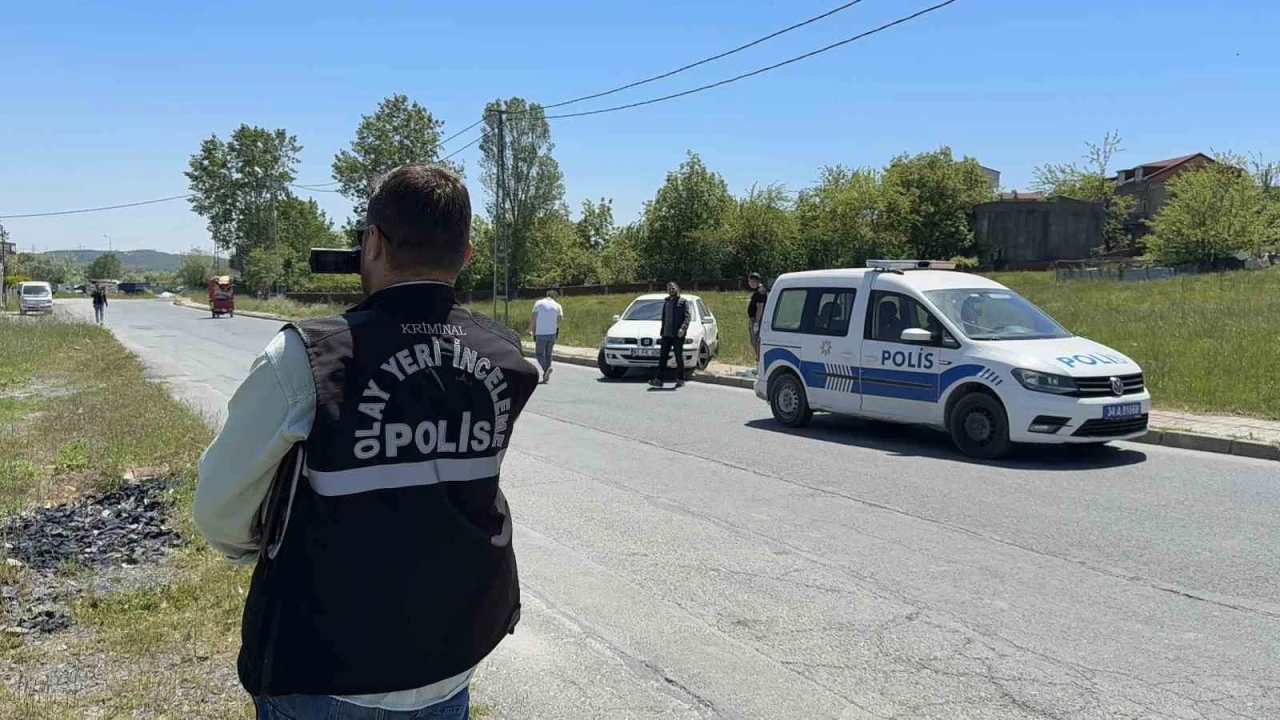 Arnavutköy’de alacaklı oldukları kişinin önünü kesip kurşun yağdırdılar
