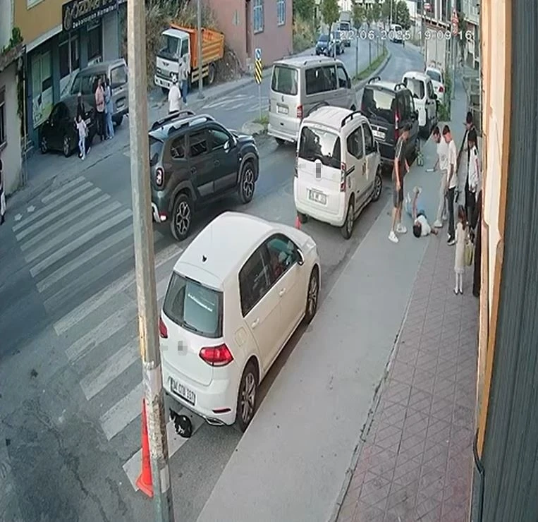 Arnavutköy’de bir gence sokak ortasında sopalı saldırı
