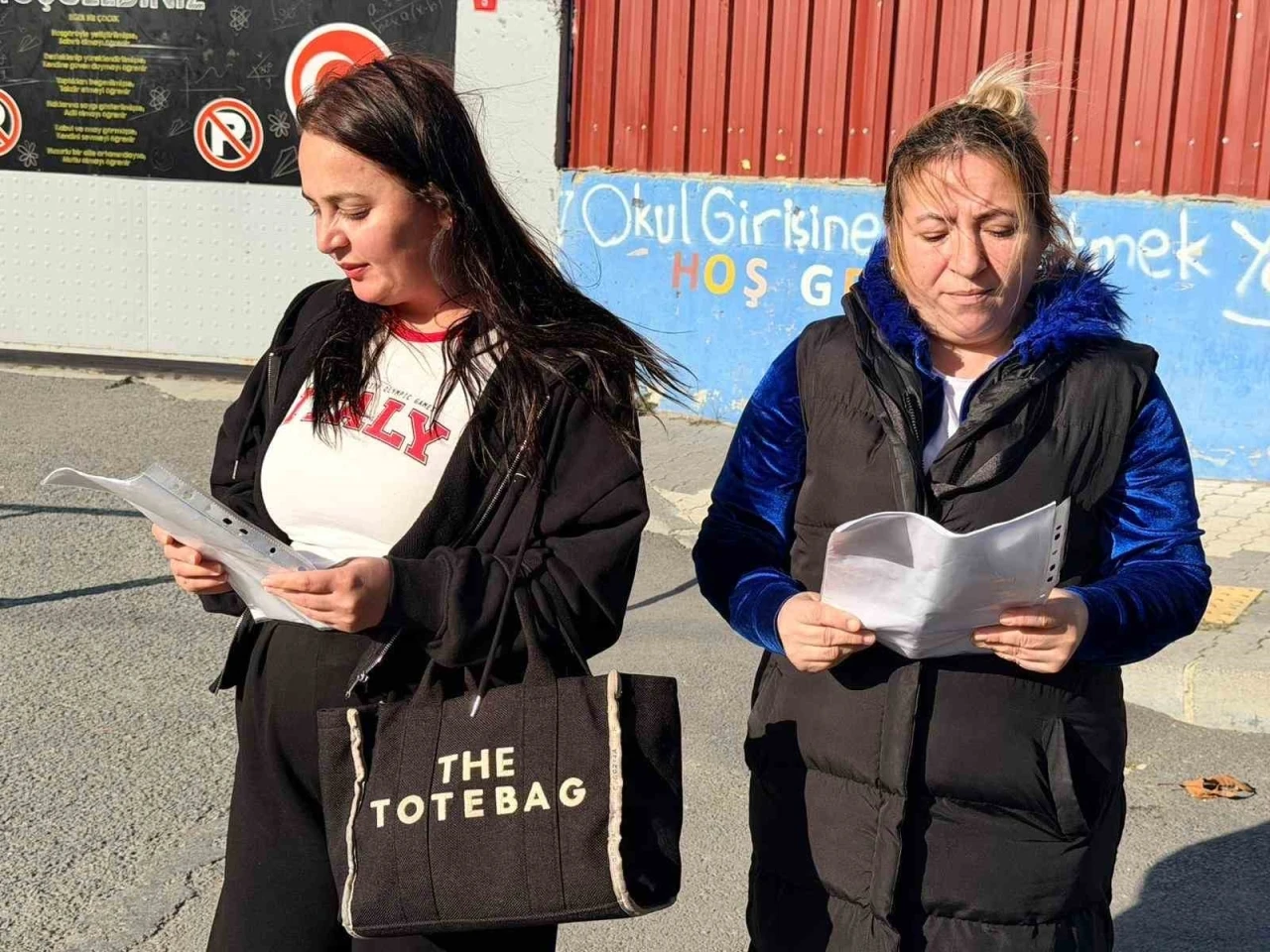 Arnavutköy’de okul önünde trafik çilesi büyüyor
