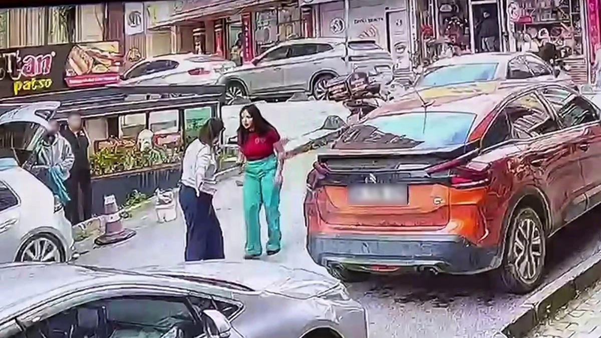 Arnavutk&ouml;y&rsquo;de trafikte tartıştığı kadına kafa atan sosyal medya fenomenine ağır ceza
