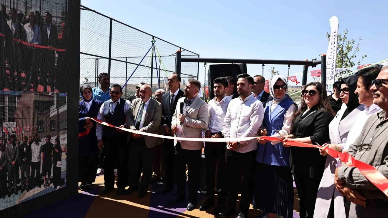 Arnavutk&ouml;y&rsquo;e 4 yeni park, 6 bin 400 metrekarelik yeni yaşam alanı kazandırıldı

