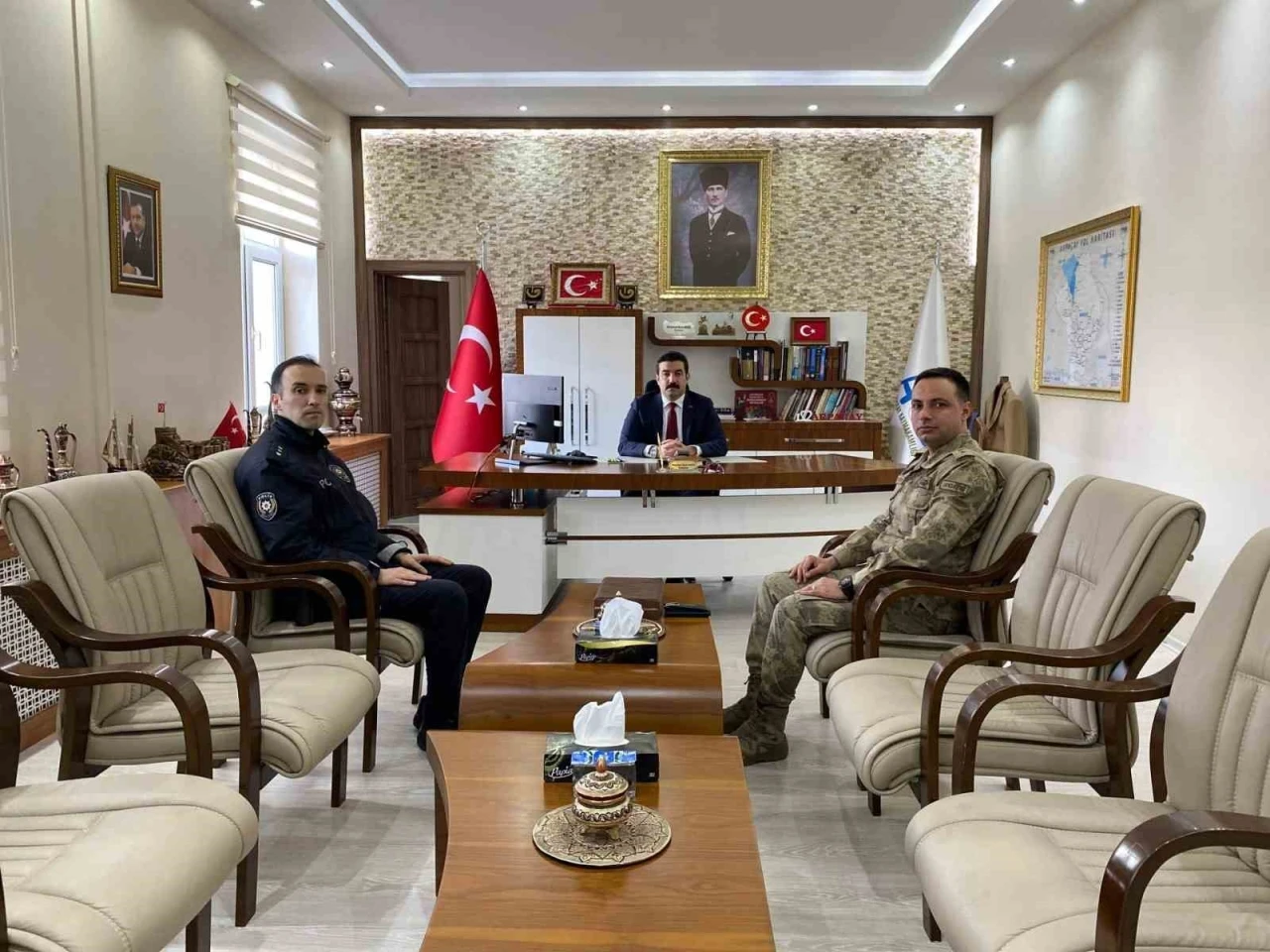 Arpa&ccedil;ay&rsquo;da huzur ve g&uuml;ven toplantısı ger&ccedil;ekleştirildi
