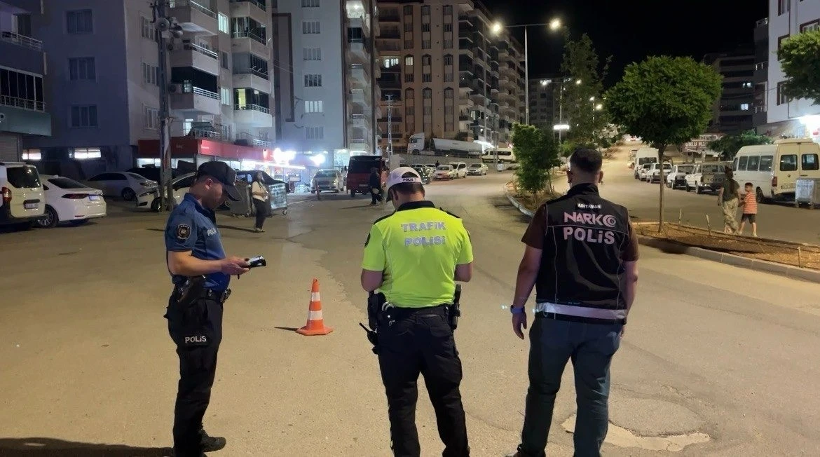 Asayiş uygulamasında 2 ara&ccedil; trafikten men edildi
