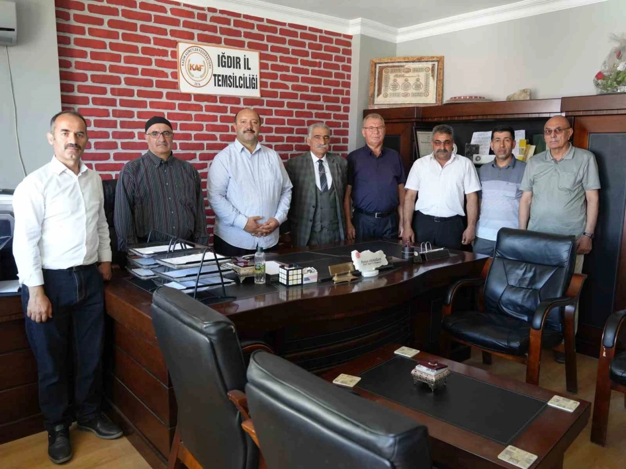 Aşiret liderleri ve kanaat önderlerinden &quot;pahalı hediye&quot; tepkisi
