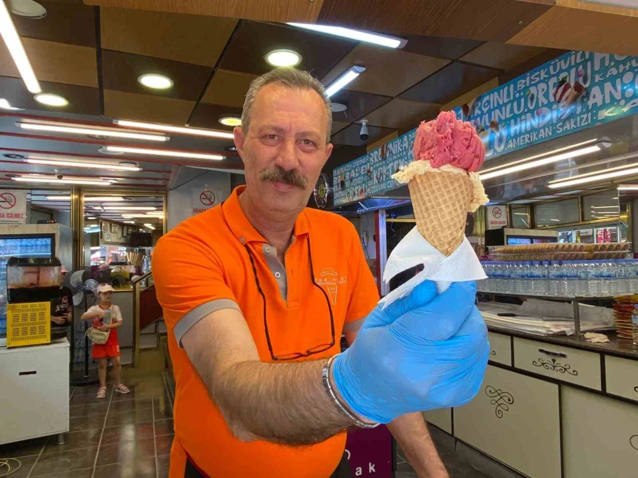 Aşırı sıcaklar dondurma satışlarını düşürdü

