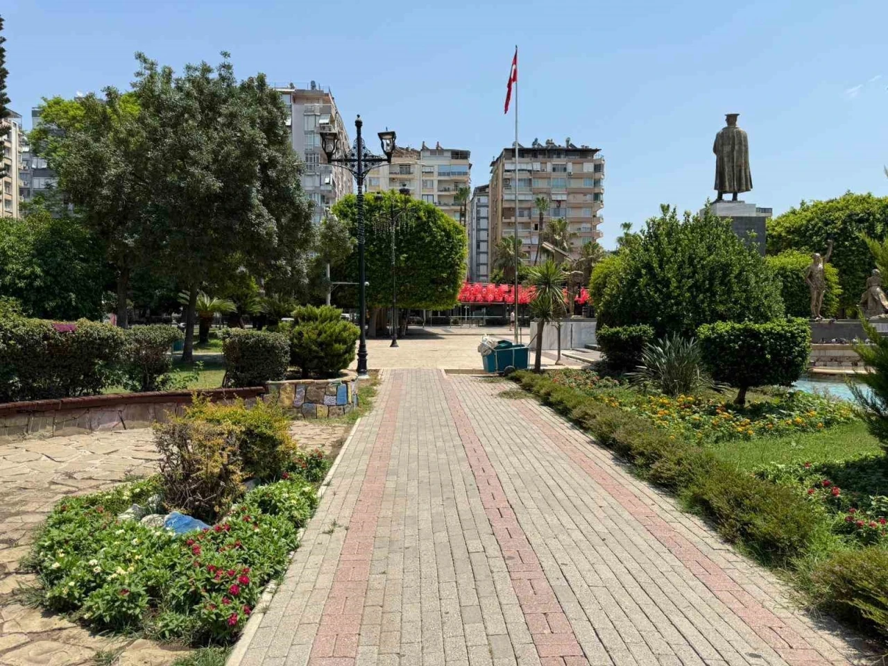 Aşırı sıcaklar kentin boşalmasına neden oldu

