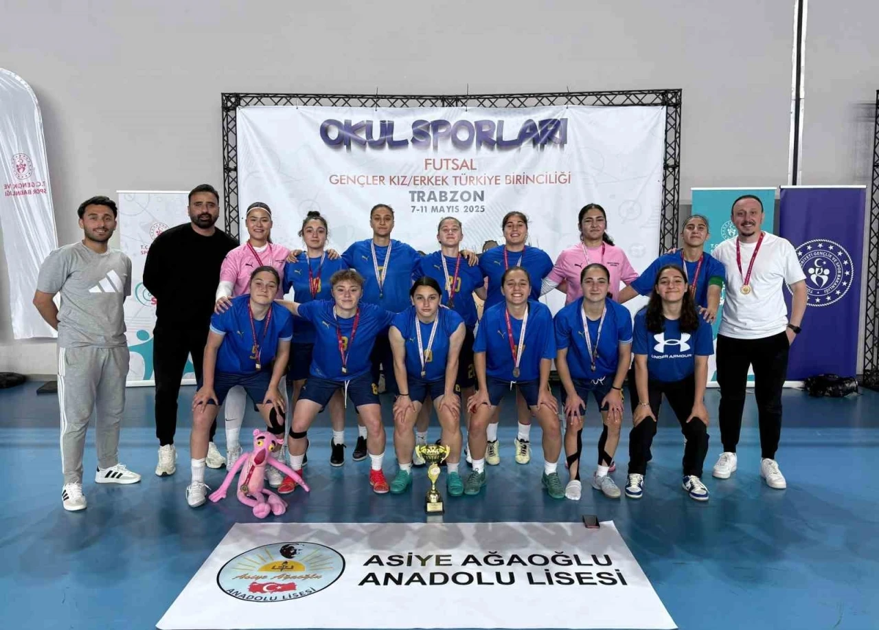 Asiye Ağaoğlu Anadolu Lisesi Kız Futsal Takımı, dünya kupası yolcusu

