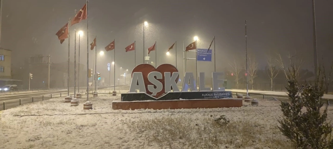 Aşkale’de bir günde dört mevsim yaşandı