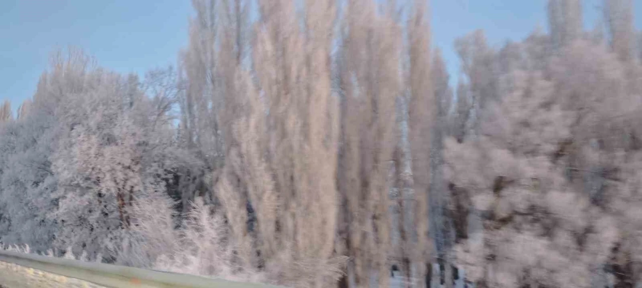 Aşkale&rsquo;de Sibirya soğukları: Termometreler -30&rsquo;u g&ouml;sterdi
