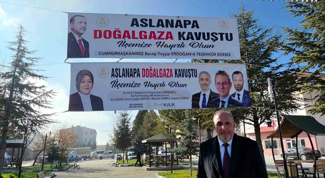 Aslanapa doğal gaza kavuştu
