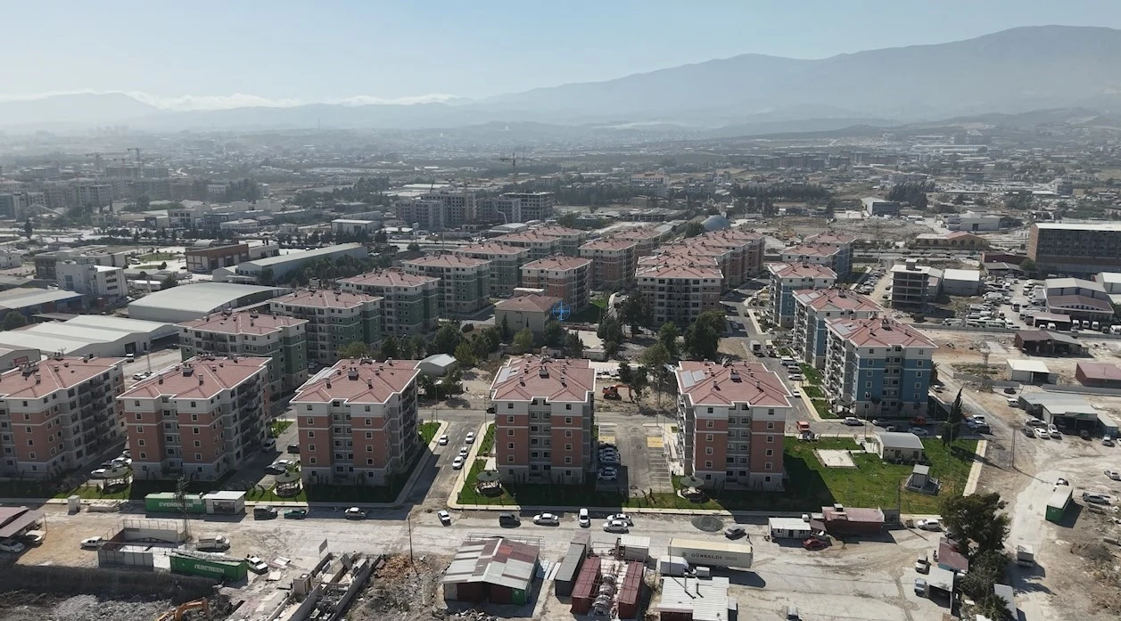 Asrın felaketinde bin 200 insana mezar olan 600 konutlarında hayat yeniden başladı
