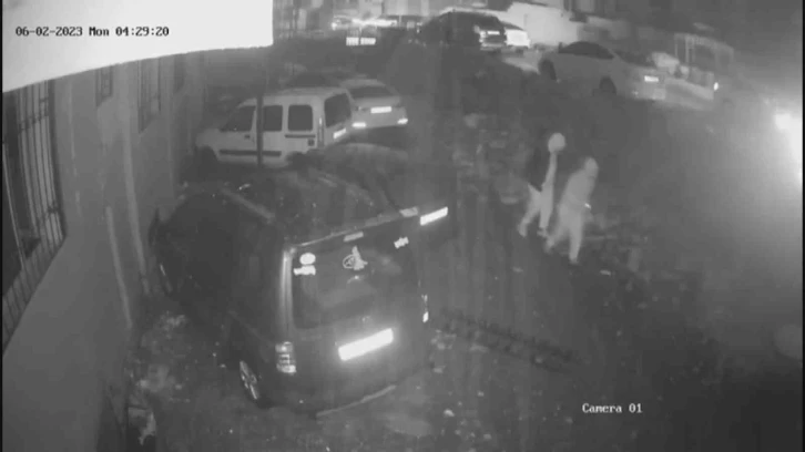 Asrın felaketine ait ortaya &ccedil;ıkan g&ouml;r&uuml;nt&uuml;lerde; insanların yaşadığı panik ve yıkım anı kameraya yansıdı
