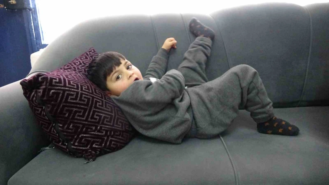 Asrın felaketinin simge bebeklerinden Korkmaz bebek şimdi 3 yaşında
