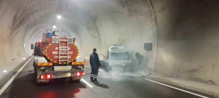 Assos-Troya t&uuml;nellerinde ara&ccedil; yangını
