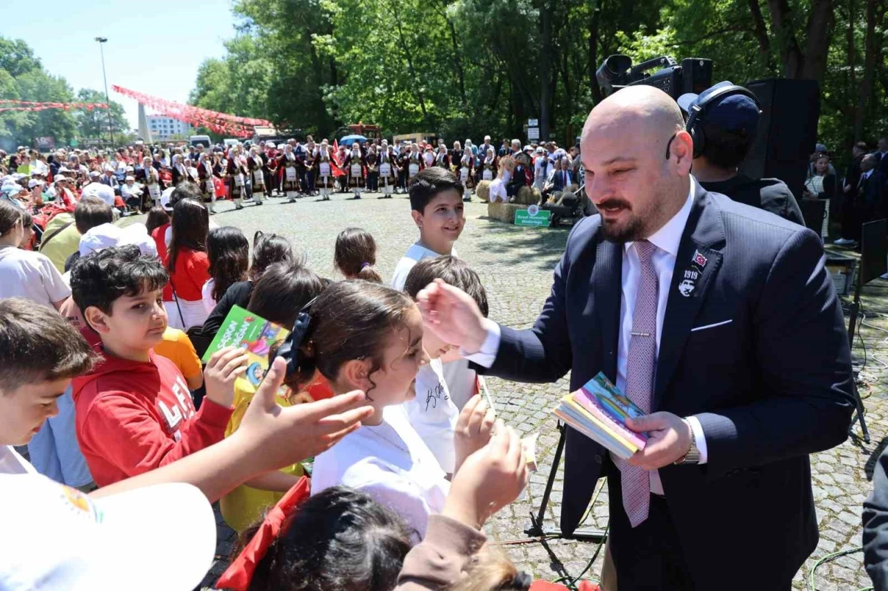 Atakum Belediyesi’nden 19 Mayıs kutlaması
