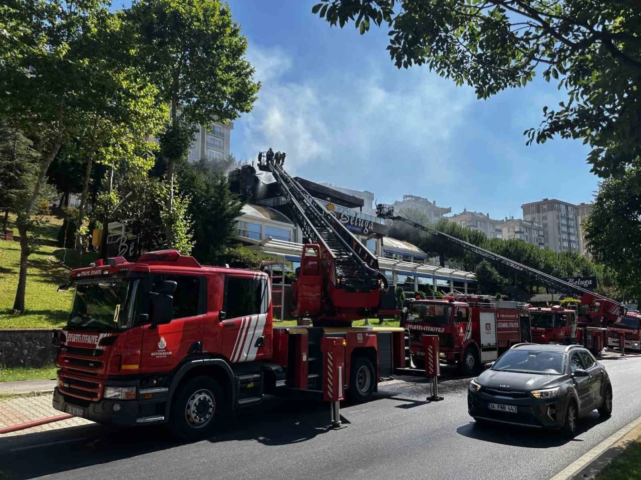 Ataşehir’de balık restoranında korkutan yangın
