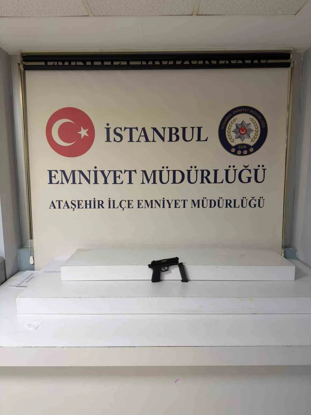 Ataşehir’de dükkan kurşunlayıp o anları kayda alan 2 şüpheli tutuklandı
