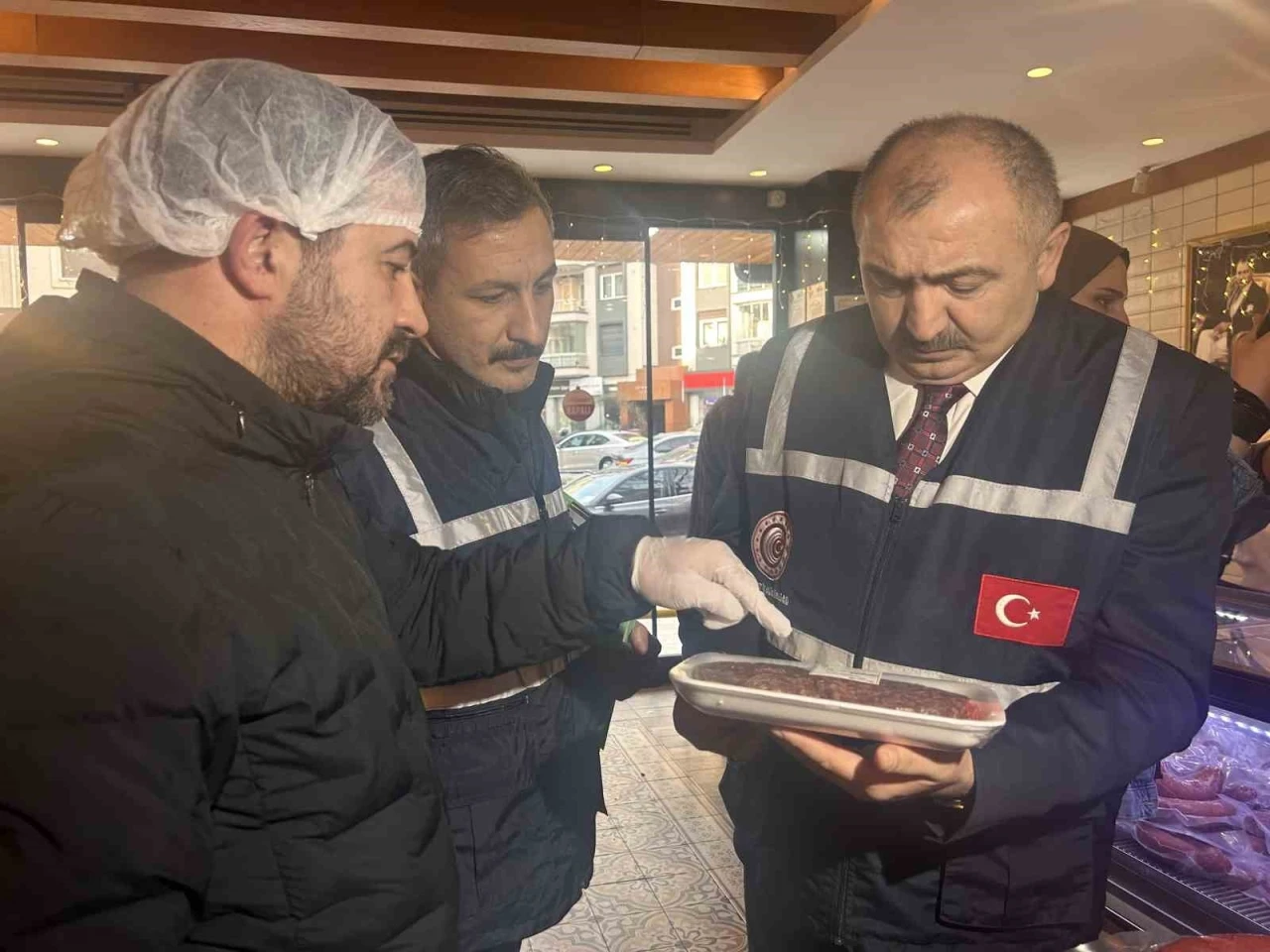 Ataşehir&rsquo;de Ramazan &ouml;ncesi gıda denetimi ger&ccedil;ekleştirildi
