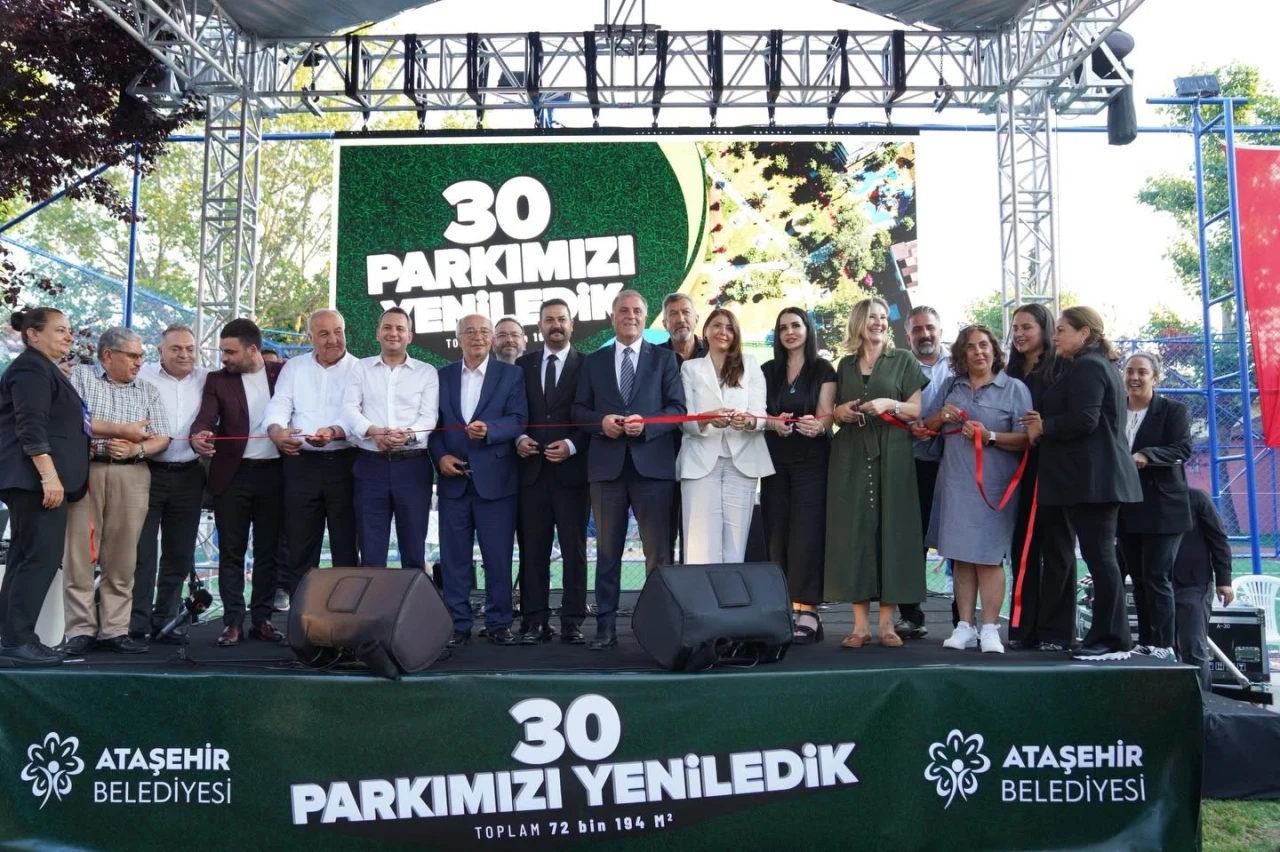 Ataşehir&rsquo;de yenilenen 30 parkın a&ccedil;ılışı yapıldı
