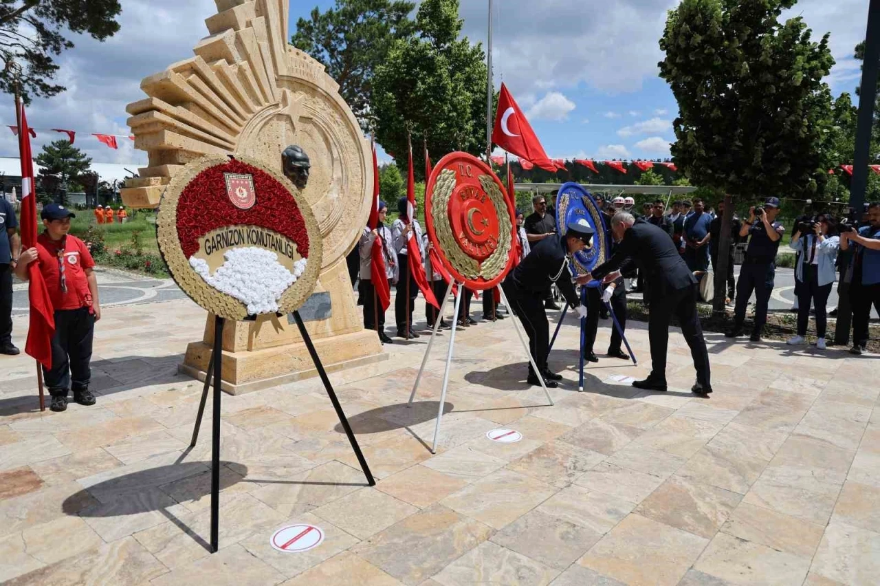 Atat&uuml;rk&rsquo;&uuml;n Sivas&rsquo;a gelişinin 107&rsquo;nci yıld&ouml;n&uuml;m&uuml; kutlandı
