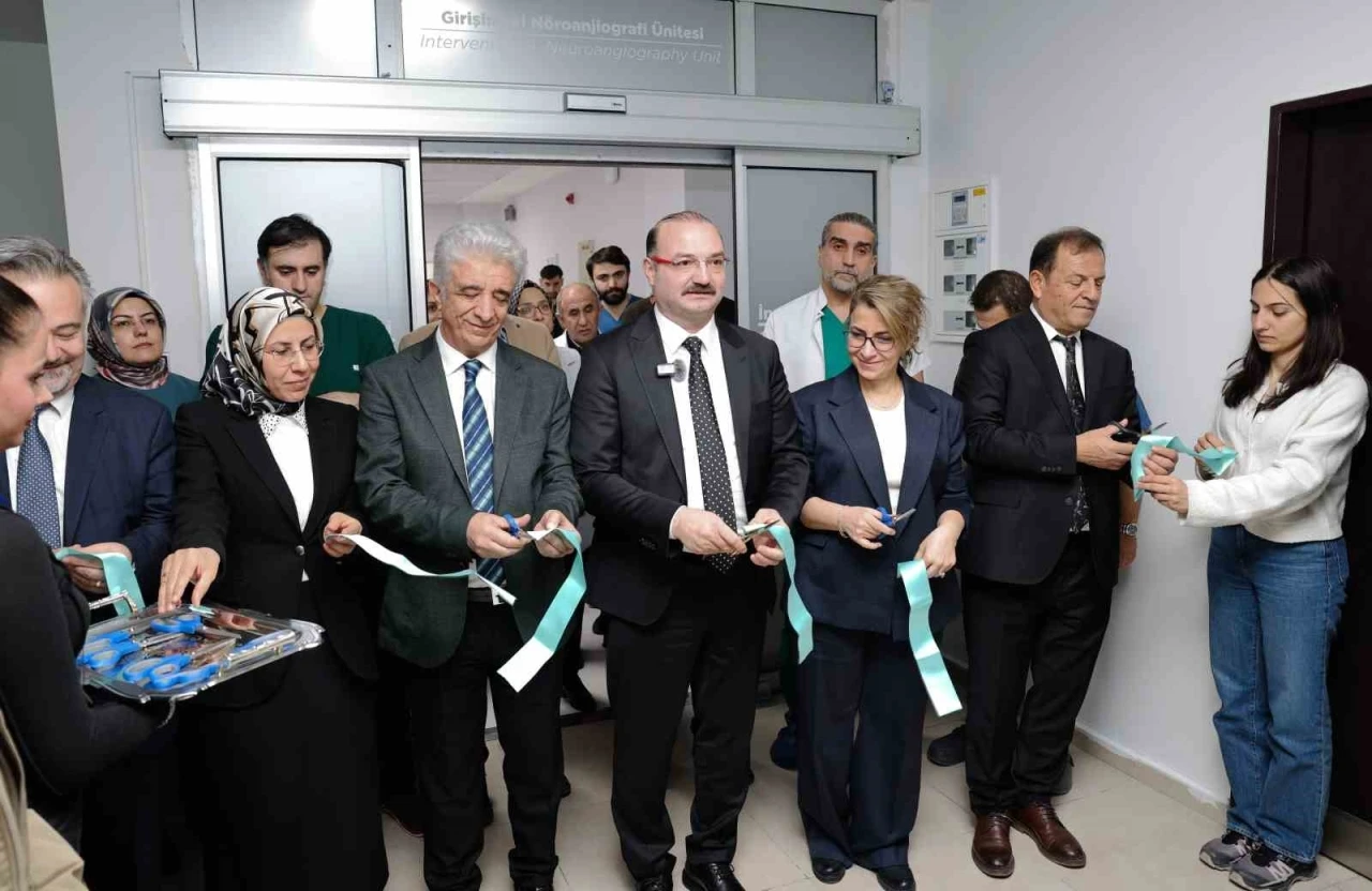 Atat&uuml;rk &Uuml;niversitesi Araştırma Hastanesinde yeni nesil anjiyografi cihazı hizmete alındı
