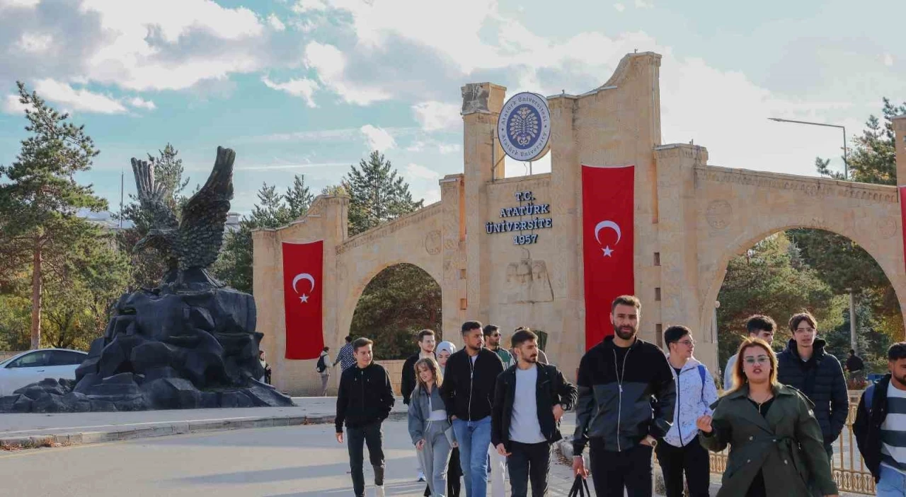 Atatürk Üniversitesi Kalkındırma Vakfı, 2025-2026 eğitim-öğretim yılı burs başvurularını açtı
