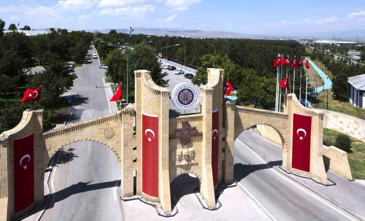 Atat&uuml;rk &Uuml;niversitesinden uluslararasılaşma vizyonuna g&uuml;&ccedil;l&uuml; adım
