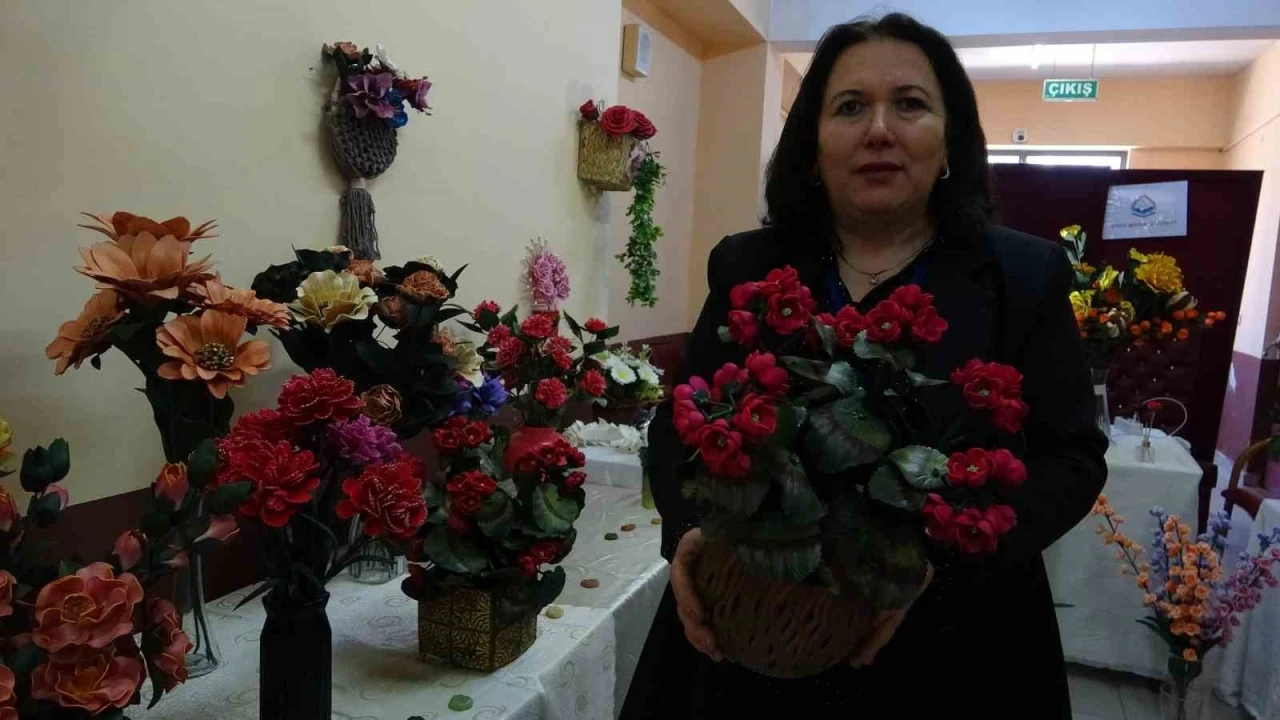 Atık malzemeler sanat eserine d&ouml;n&uuml;şt&uuml;
