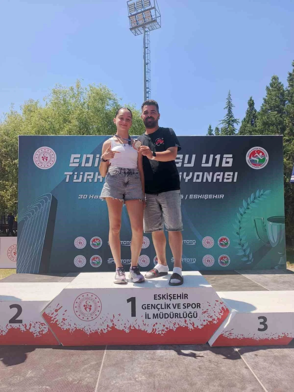 Atlet Alya G&uuml;l Keskin, U16 T&uuml;rkiye Şampiyonu oldu
