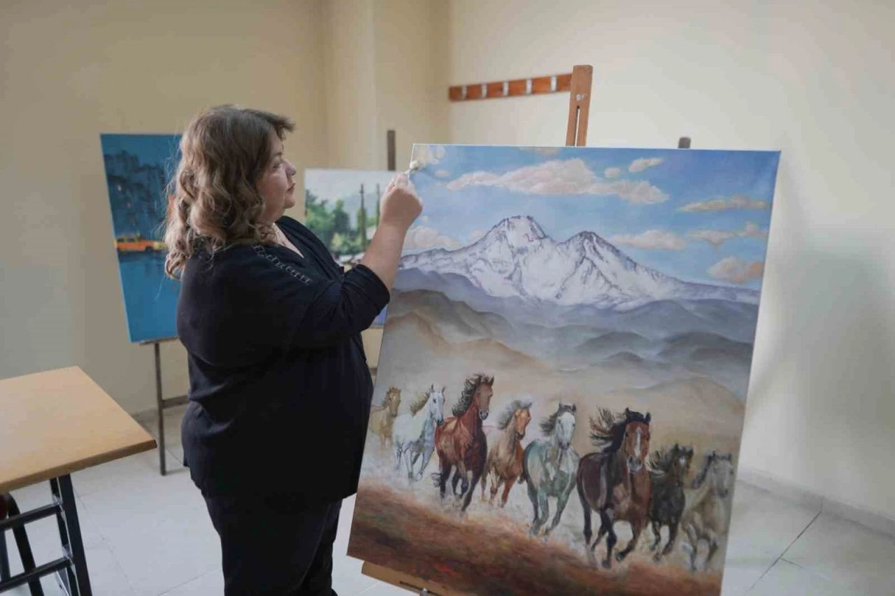 At&ouml;lye Melikgazi binlerce kursiyere hizmet veriyor
