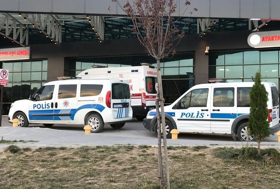 Av t&uuml;feğini kontrol ederken yanlışlıkla kendini vurdu
