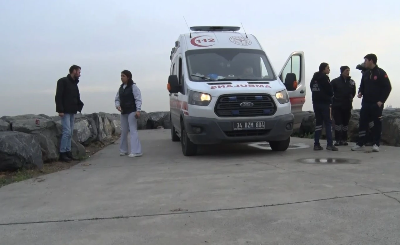 Avcılar&rsquo;da karısına intihar mesajı atan sarhoş adam ortalığı ayağa kaldırdı
