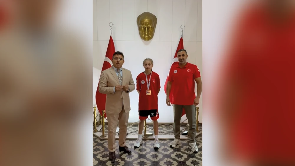Türkiye Şampiyonu Boksörden Kaymakam'a Ziyaret