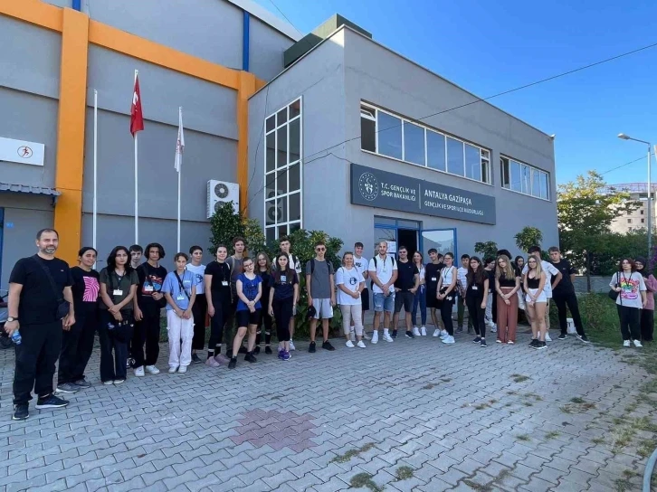 Avrupalı &ouml;ğrenciler Gazipaşa&rsquo;da ağırlandı
