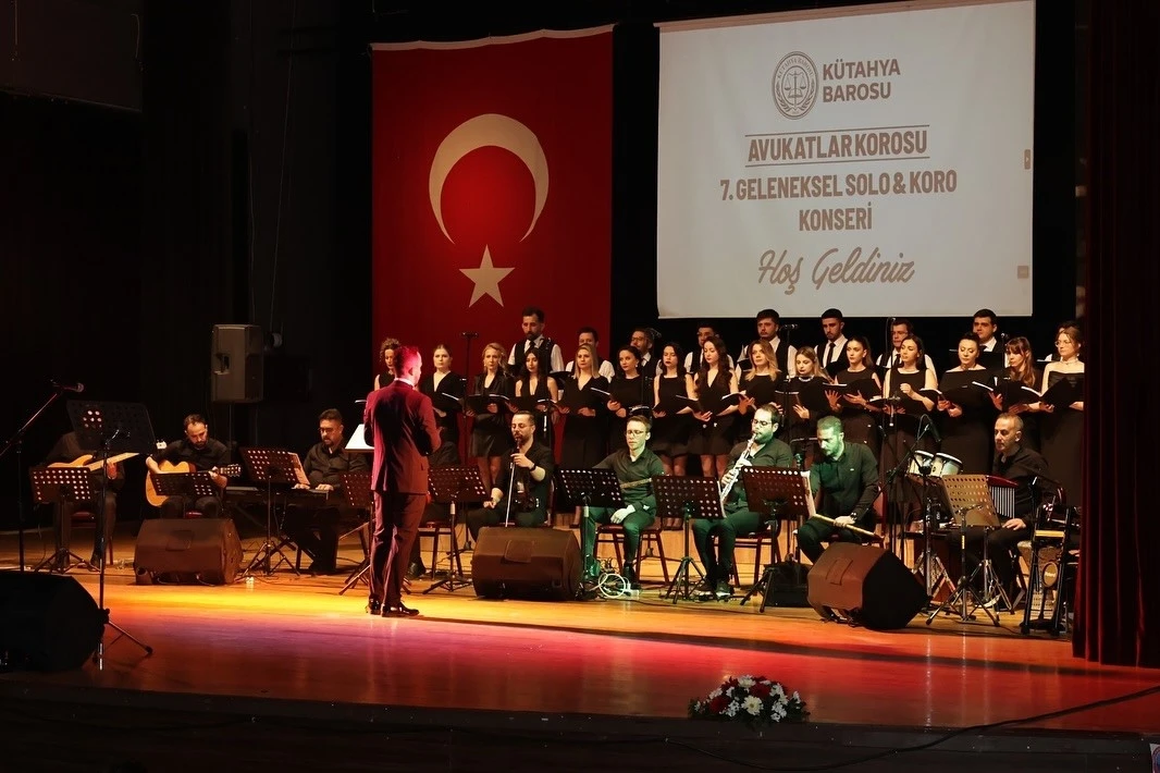 Avukatların sesinden yankılanan konser ilgi gördü
