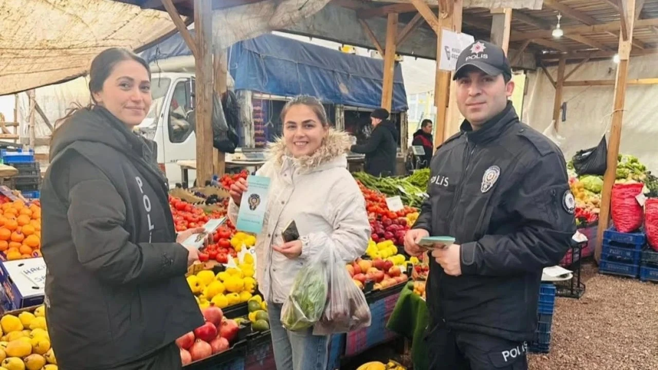 Ayancık&rsquo;ta dolandırıcılara karşı &rsquo;pazar&rsquo; mesaisi
