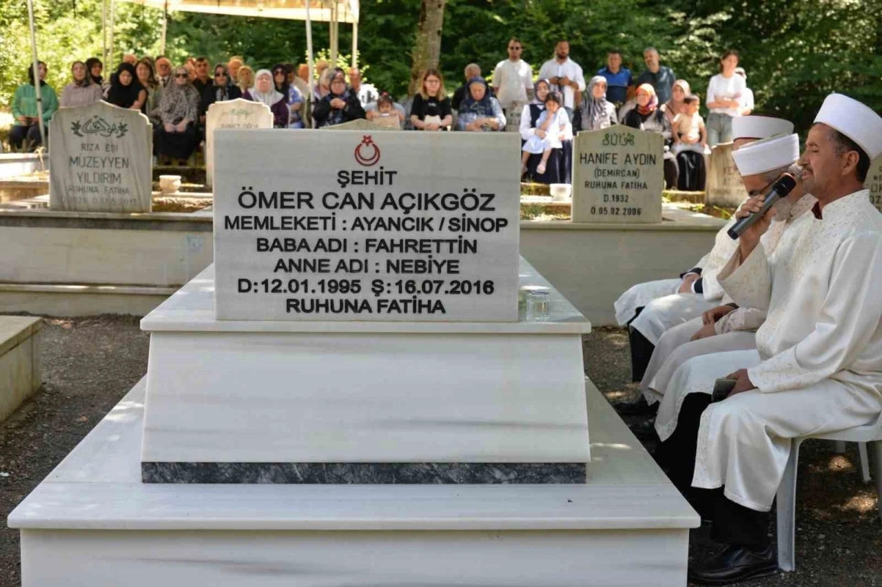 Ayancıklı 15 Temmuz şehidi kabri başında anıldı

