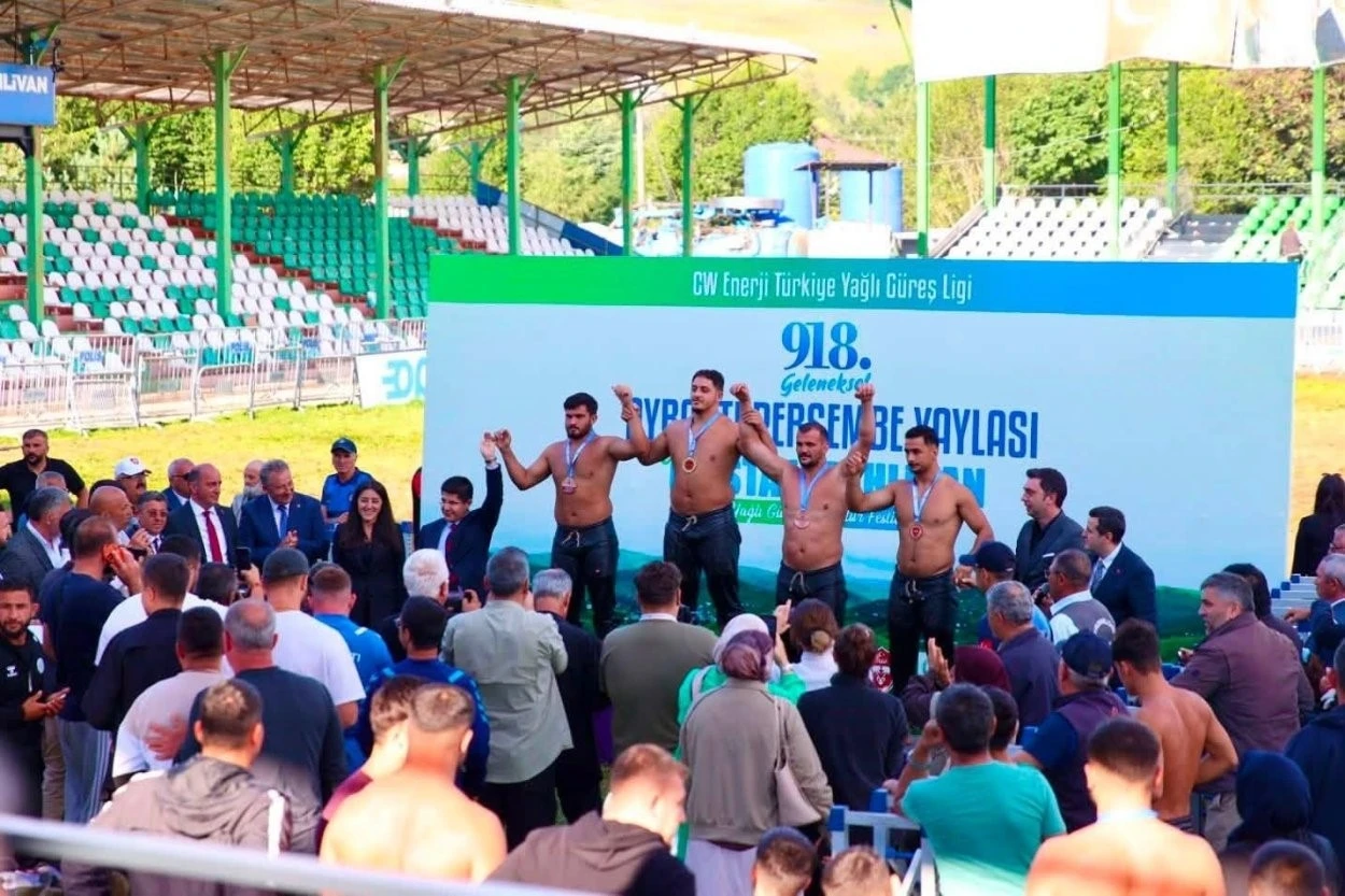 Aybastı Perşembe Yaylası G&uuml;reşleri&rsquo;nde başpehlivan Erkan Taş oldu
