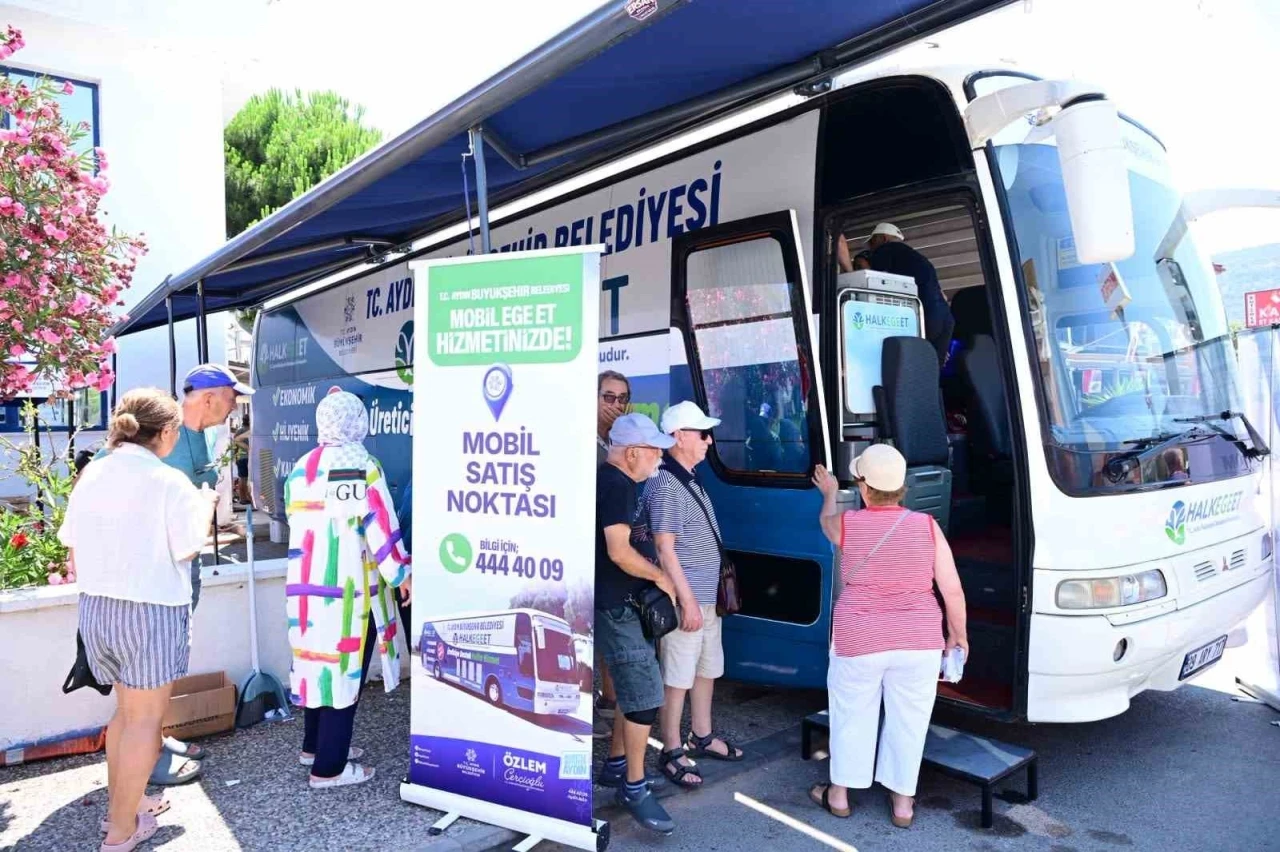 Aydın B&uuml;y&uuml;kşehir Belediyesi Mobil Halk Ege Et aracına Didim&rsquo;de yoğun ilgi

