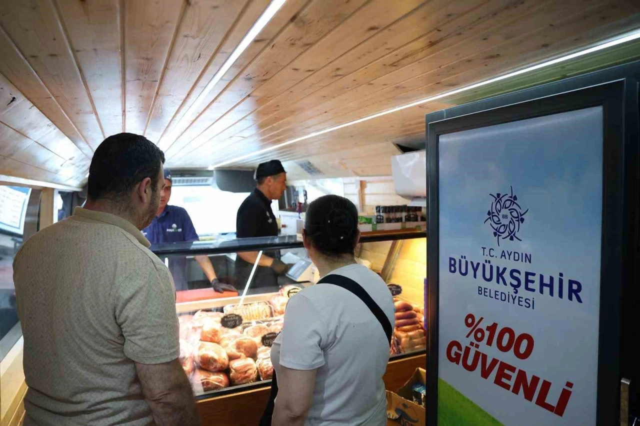 Aydın B&uuml;y&uuml;kşehir Belediyesi Mobil Halk Ege Et&rsquo;e Buharkent&rsquo;te yoğun ilgi
