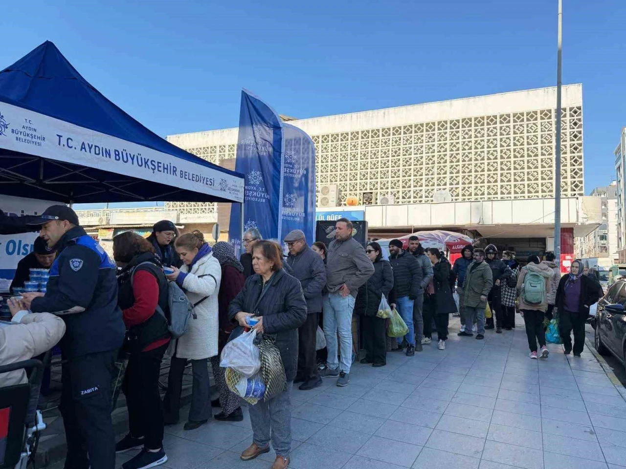 Aydın B&uuml;y&uuml;kşehir&rsquo;den Mira&ccedil; Kandili hayrı
