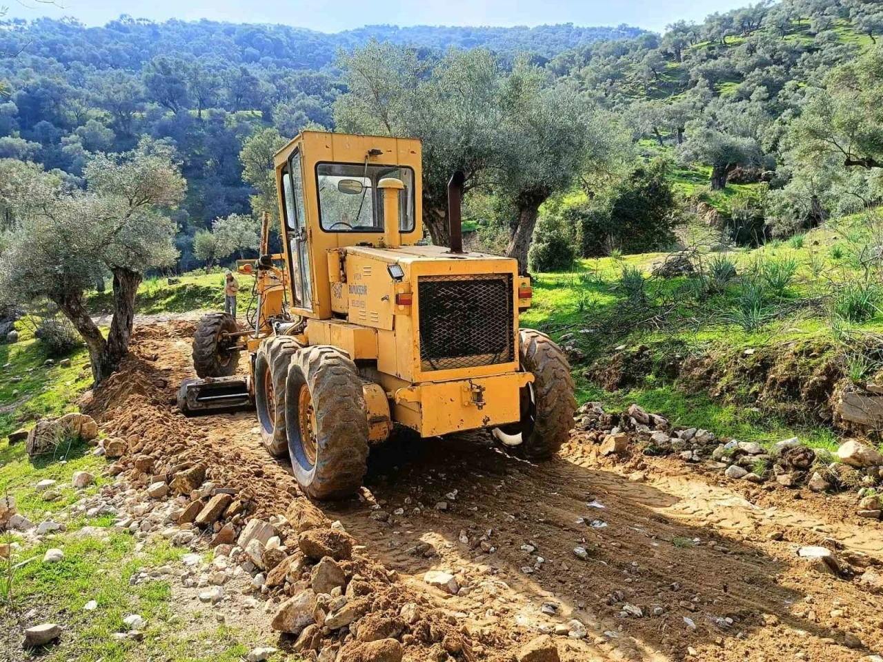 Aydın Büyükşehir il genelinde alt ve üst yapı çalışmalarını sürdürüyor

