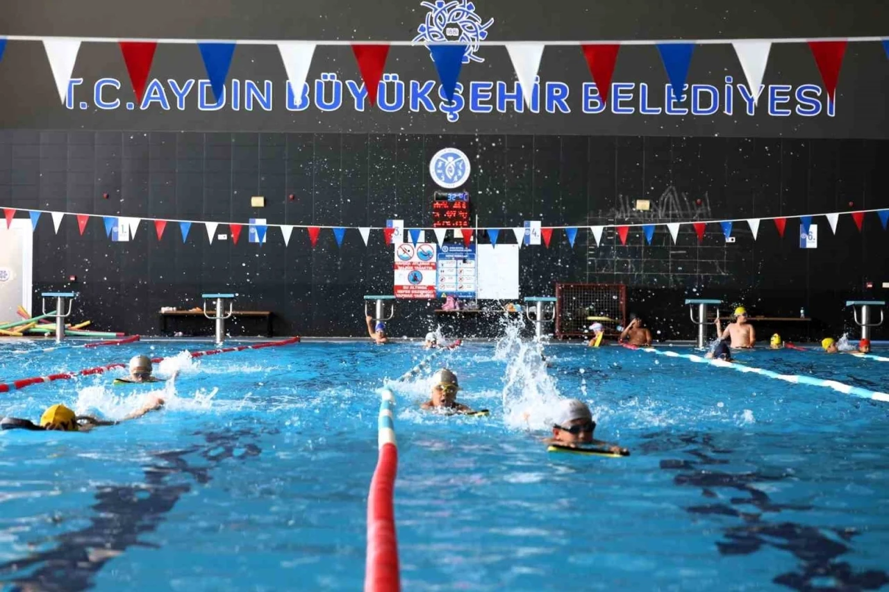 Aydın B&uuml;y&uuml;kşehir&rsquo;in yaz d&ouml;nemi y&uuml;zme kurslarına yoğun ilgi
